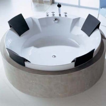 Baignoire design et îlot