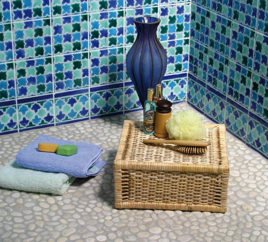 Carrelage galets déco de Bali pour salle de bain ou jardin