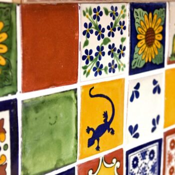 Carrelage mexicain Colibri Azulejos unis et motifs - réalisation crédence Cuisine