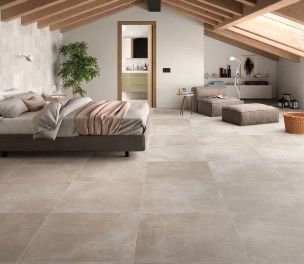 Carrelage effet béton Keratile RODANO - réf. mur LIGHT GREY rectifié 75x75cm, sol TAUPE rectifié 75x75cm