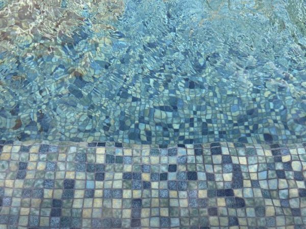 Mosaïque effet piscine Pierre de Bali - Reviglass PARADISE STONES coloris GREEN BALI