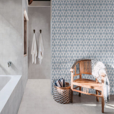 Carrelage salle de bain - Collection MARLOW de Nanda Tiles - sol WHITE WHALE et mur RIALTA