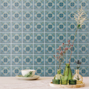 Carrelage type méditerranéen - Collection MARLOW de Nanda Tiles - motif TANSY sur crédence de cuisine