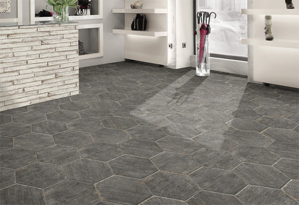 Carrelage hexagonal effet bois gris Natucer RETRO - sol couleur CENDRA