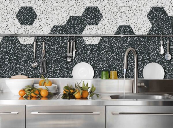 Mur de cuisine en carrelage terrazzo hexagonal noir et blanc Codicer VENICE