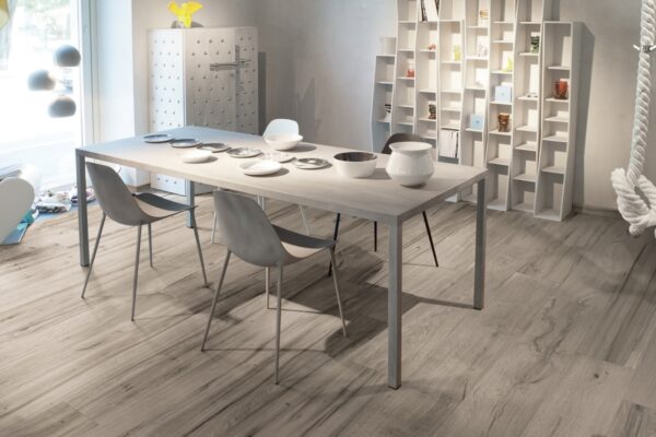 Carrelage imitation parquet sol de cuisine - Gardenia JUST VENICE couleur GRIGIO SCURO